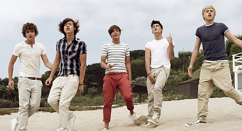 onedirectionwhatmakesyoubeautifulbeach.jpg One Direction - What Makes You Beautiful on the beach