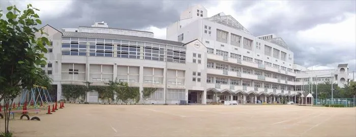 Seiyo Higashi school image of the building front exterior