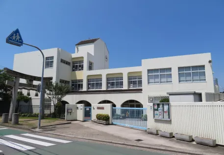 Takawa Elementary School