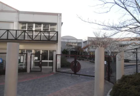 Tsukigaoka Elementary School