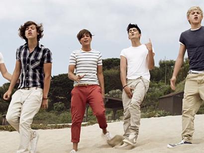 One Direction - What Makes You Beautiful on the beach
