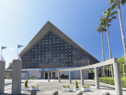 Suma Aqua image of the building front exterior